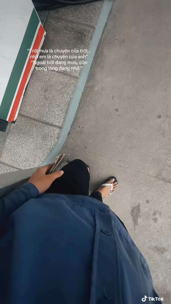 Em như nắng sớm đầu ngày, Gặp rồi mới thấy… tim này biết thương #b#buonvohinht#tronglongnhungnhotiengk#khoinguoidom#motminhthoitamtrangkhongvui 