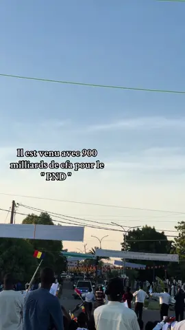 Le retour du président de la république du Tchad 🇹🇩 avec une somme de 900 milliards de cfa pour le PND 