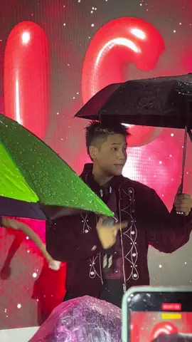 Có ai cần ô không ạ! Mưa ướt áo chứ không tắt được lửa trong anh.👏👏👏#quanap #65cantho #viettel #viral #xuhuongtiktok 