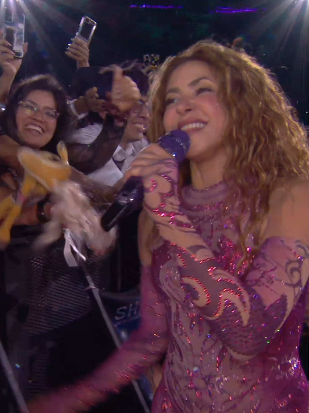 Lima, qué noche cantando a todo pulmón!  Y hasta a Gazelle me trajeron!!! 😍 #LMYNLWorldTour 