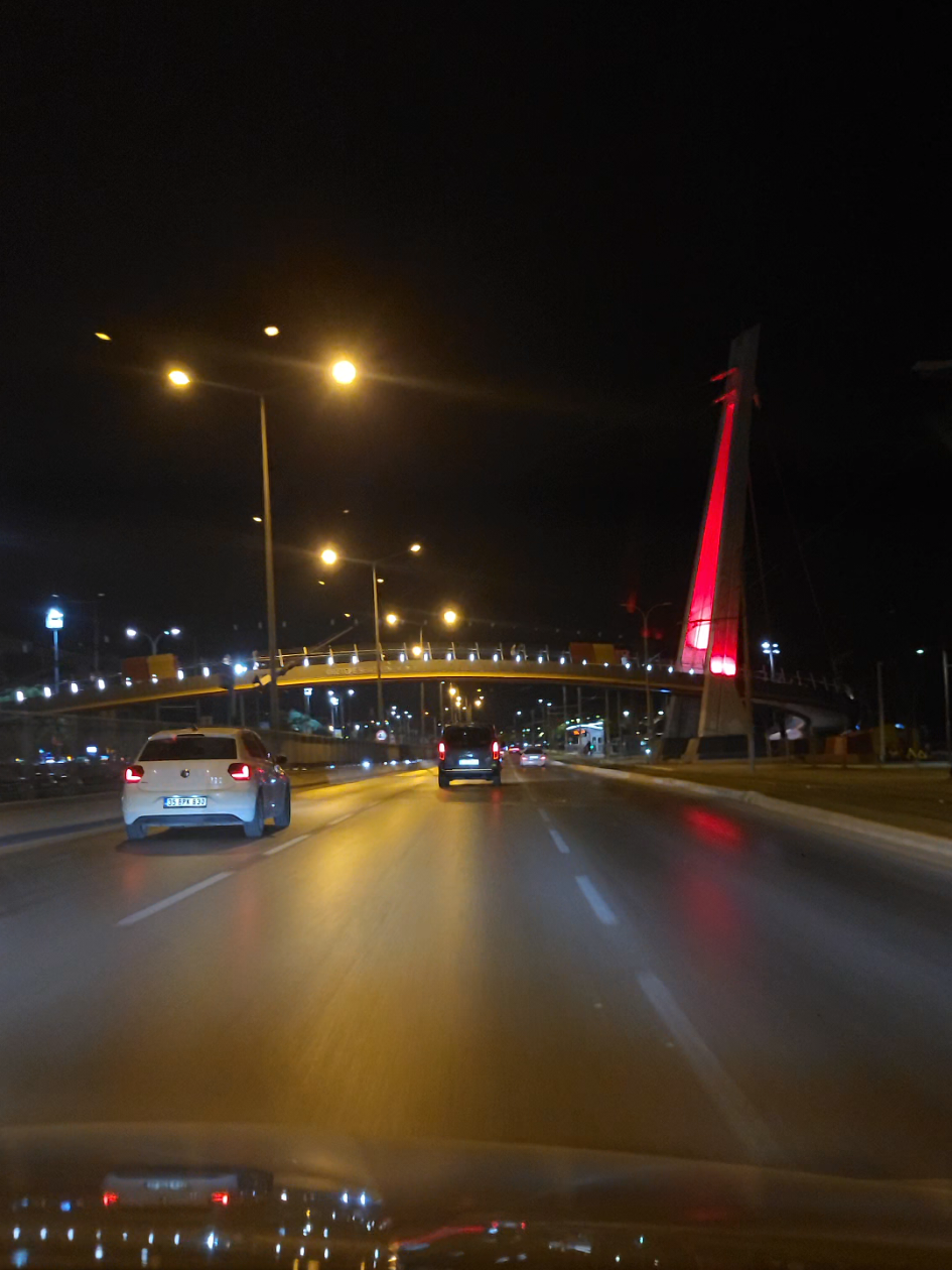 🥳 єѕєяєкℓi ∂υяυмυм∂αи мϋтєνєℓℓiт яυн нα̂ℓiм вєявαт..  #GüliRana #yolstoryleri #gecestoryleri #İzmir #İzmir35 