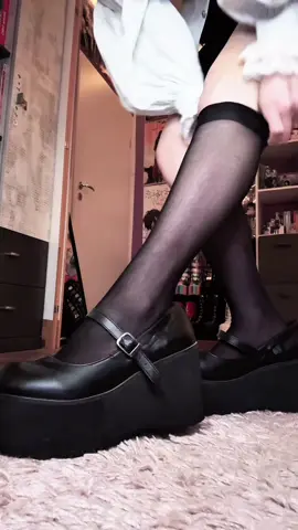 i really wanted to use this sound while cosplaying luka so here u go🙏😝 #lukacosplay #lukaalienstage #alienstagecosplay #alienstage #bunnyluka 