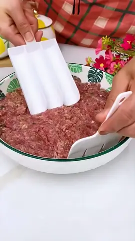 It's so convenient to make meatballs#usefulstuff#Goodthingsinthekitchen