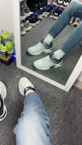 Rekomendasi sepatu cowok keren dari brand Whoppy #whoppy #sepatucowok #sepatusneakers #sneakers 