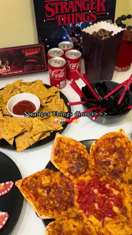 Stranger Things Movie Night🍿 #strangerthings #strangerthingspizza #demogorgon #strangerthings5 
