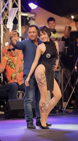 มาถ่ายรูปกับคนดัง#เต้นประกวดรอยสัก #เต้นโชว์รอยสัก #ข่าวดัง #ตามกระแส 