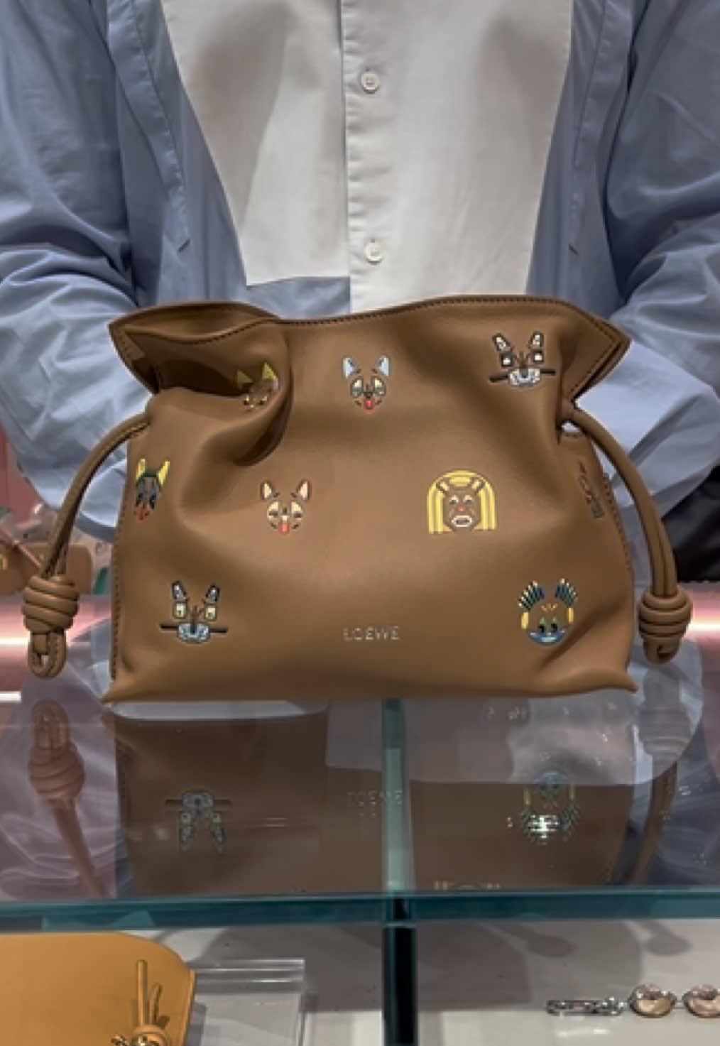 DROP 1 SPRING SUMMER 2026 HANDBAGS Line: Flamenco Clutch  Artist: Louis Wain (3D Cat Print) Size: Mini Color: Mocha Material: Nappa Calf  PLEASE DIRECT MESSAGE FOR ORDERING.  Do not own the rights for the selected song  #loewe #loewebag #loewebags #loewebrand #flamencobag 