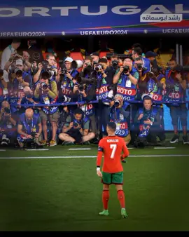 الك مشيه مهيبه😎🚬. #ريال_مدريد #كرستيانو_رونالدو #تصاميم #تصميم_فيديوهات🎶🎤🎬 #مشاهدات 