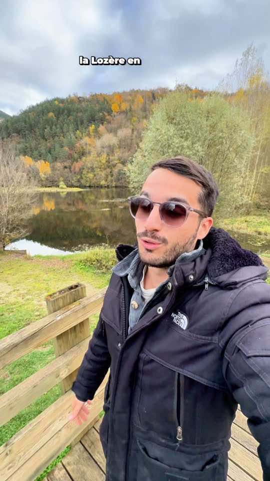 Balade automnale en Lozère 🍂😎⬇️ De l’Aubrac à Mende, j’ai apprécié ces paysages sauvages et authentiques 📍 L’Aubrac est une région naturelle située sur 3 départements (Lozère, Aveyron, Cantal) ☀️ Passage dans le village de Nasbinals pour visiter l’église sainte Marie, elle est sublime ⛪️ Commentes: « Lozère authentique » si t’as lu jusqu’ici 😉 #fierdusud  #lozere #aubrac #mende #Occitanie 