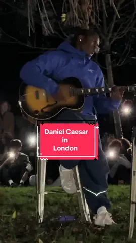 Daniel Caesar performs “Who Knows” in London pop up show🫶🏾 💌 #danielcaesar #musictok #livemusic 