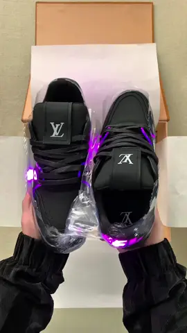 Lvtrainers 💥💥💥#mensfashion #fashiontiktok #luxuryshoes #styleinspo #christmasgifts 