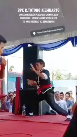 Ngawi* seberapa kangennya dulur kalian lihat iks pi ,gerak seperti dulu gini. kembangan ,kelincahan ,dan semua gerak kungfunya terisi. komentarlah jien sho dulur 😢 #ikspikerasakti_indonesia  #ikspi_kerasakti1980  #ikspipusatmadiun  #ngawi24jam  #ngawi_ramah 