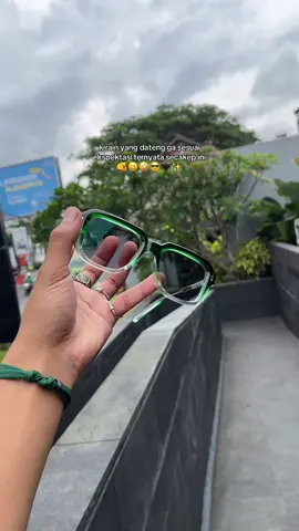 kacamata frame kotak skena dengan berbagai varian lensa dan warna #kacamata #kacamatakotak #kacamataphotocromic #kacamataantiradiasi #kacamatafashion 