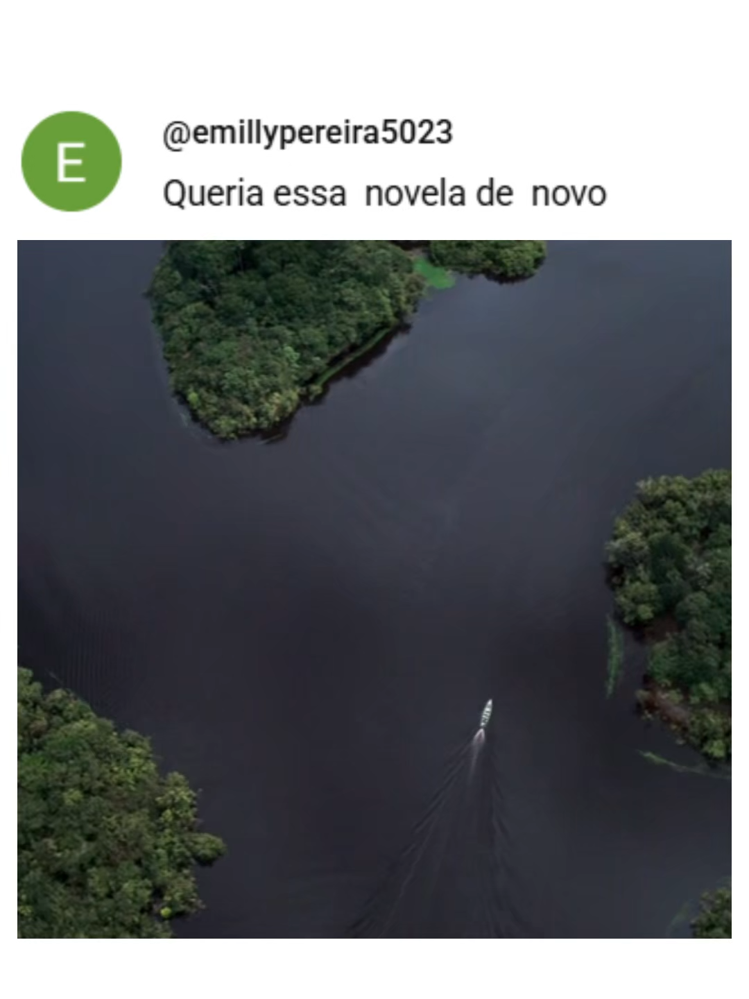 A Força do Querer é uma das novelas mais marcantes de Glória Perez, exibida originalmente em 2017 pela TV Globo. A trama conquistou o público por misturar emoção, conflitos familiares, romance, triângulos amorosos explosivos e debates sociais de grande impacto. Ambientada entre o Pará, o Rio de Janeiro e o universo urbano contemporâneo, a novela acompanha três protagonistas fortíssimas — Ritinha, Jeiza e Bibi — cada uma vivendo sua própria batalha e seguindo seus desejos acima de tudo. Ritinha, uma jovem encantada pelo encantamento do rio e pela sua “sereidade”, entra em um triângulo amoroso com Zeca, seu amor de infância, e Ruy, o empresário que muda completamente sua vida. Jeiza, policial militar e lutadora de MMA, luta para equilibrar sua carreira exigente e o relacionamento com Zeca, se tornando um símbolo de força feminina. Bibi, apaixonada ao extremo por Rubinho, se transforma em uma das personagens mais comentadas da década, vivendo intensamente sua queda no mundo do crime para proteger o marido. A novela também aborda temas como identidade de gênero, violência urbana, relações tóxicas, empoderamento feminino, vícios emocionais e conflitos morais — sempre com personagens profundos e cenas icônicas que viralizam até hoje. Com grandes atuações de Isis Valverde, Paolla Oliveira, Juliana Paes, Emílio Dantas e Marco Pigossi, A Força do Querer se tornou um fenômeno de audiência e uma das novelas mais lembradas pelos dramas intensos e reviravoltas inesperadas. #CenasQueMarcaram #NovelaRaiz #MulheresDeNovela #foryoupage