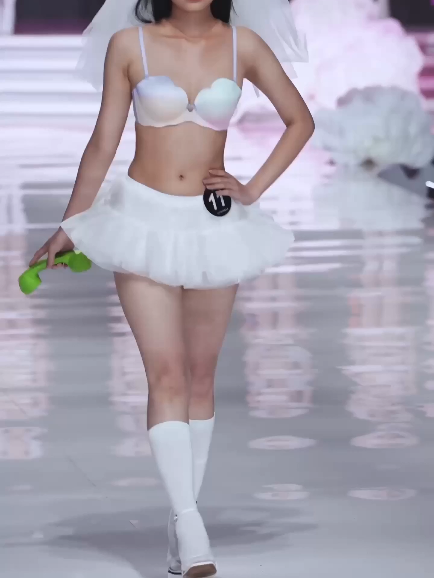 516#4K #catwalkmodel #fashion #beautifulgirl #models #Runway #modelswalk #underwear #内衣 #走秀 #runwaymodels