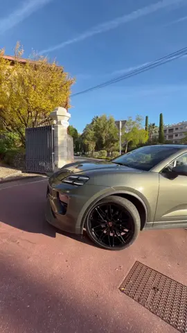 25 000 000€ pour un château de 986m2 à Cannes  Merci infiniment @Michaël Zingraf Real Estate pour cette découverte. Si vous souhaitez plus d’informations, contactez-nous.  #hometour #immobilierdeluxe #cannes #dreamhome 