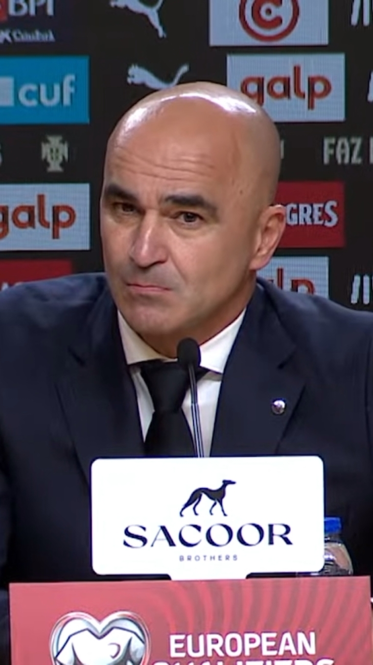 ✍️ 𝐑𝐎𝐁𝐄𝐑𝐓𝐎 𝐌𝐀𝐑𝐓𝐈́𝐍𝐄𝐙 𝐑𝐄𝐒𝐏𝐎𝐍𝐃𝐄 𝐀𝐎 𝐁𝐎𝐋𝐀 𝐍𝐀 𝐑𝐄𝐃𝐄 🎙 Roberto Martínez respondeu a uma pergunta do Bola na Rede sobre o papel dos laterais no processo ofensivo e a transição defensiva, após a goleada de Portugal. Eis o que disse. 🇵🇹🗣 #RobertoMartinez #Portugal #SelecaoNacional #Arménia #BolanaRede #BnR