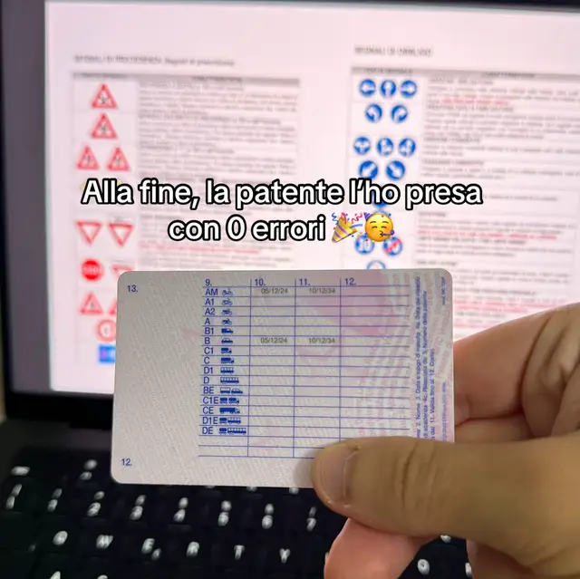 Alla fine la patente l’ho presa… ma senza questi riassunti sarebbe stata dura 😂📚 Se vi serve qualcosa, trovate tutto nel mio profilo ❤️👇 #patente #patenteb #esame #quizpatente #autoscuola 