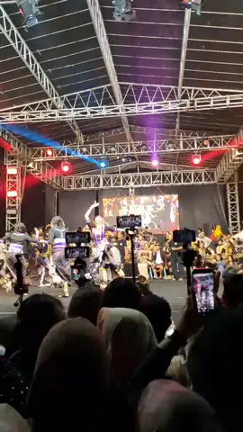 mb axel mode cuyup😅 #salehokaryabudayaindonesia  #waroksurup  #waroktemanggung  #jatilanindonesia  #fyppppppppppppppppppppppp  @axcelmartsanda   @salehokaryabudaya.id  @abahlalareal 