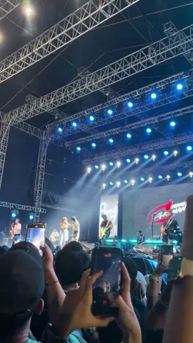 Masyaallah cakep banget😩😭🫶🏻@BELLA BONITA @DENNY CAKNAN sehat”buat mas Deny dan mbbell😩✨#sembyarfest2025 #konsersemarang 