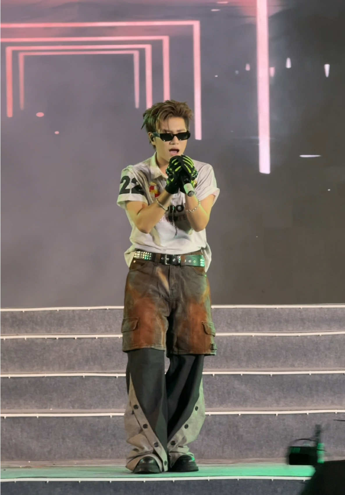 mong em sẽ cố quên ngày hum naiii #CAPTAINBOY 