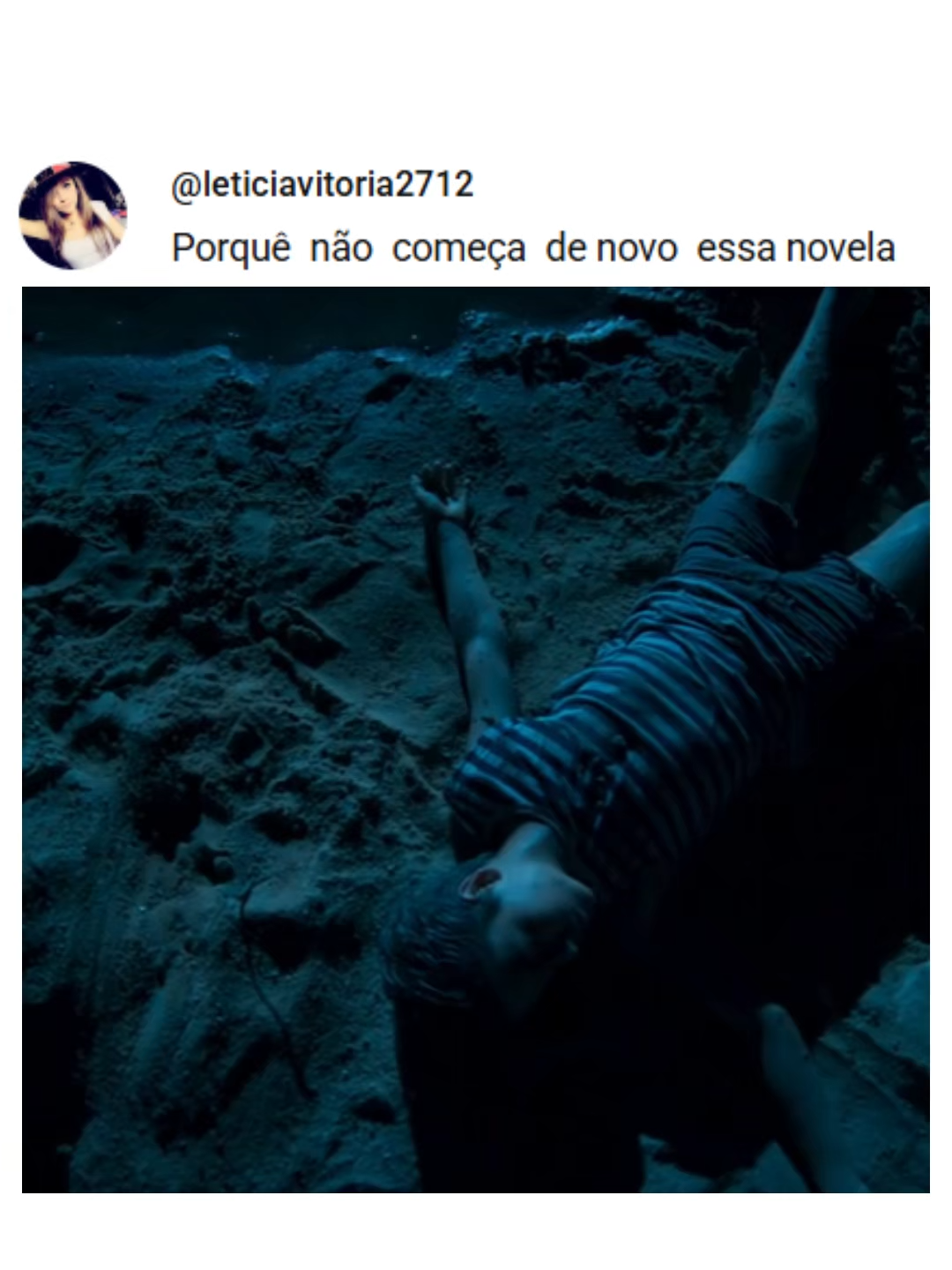 A Força do Querer é uma das novelas mais marcantes de Glória Perez, exibida originalmente em 2017 pela TV Globo. A trama conquistou o público por misturar emoção, conflitos familiares, romance, triângulos amorosos explosivos e debates sociais de grande impacto. Ambientada entre o Pará, o Rio de Janeiro e o universo urbano contemporâneo, a novela acompanha três protagonistas fortíssimas — Ritinha, Jeiza e Bibi — cada uma vivendo sua própria batalha e seguindo seus desejos acima de tudo. Ritinha, uma jovem encantada pelo encantamento do rio e pela sua “sereidade”, entra em um triângulo amoroso com Zeca, seu amor de infância, e Ruy, o empresário que muda completamente sua vida. Jeiza, policial militar e lutadora de MMA, luta para equilibrar sua carreira exigente e o relacionamento com Zeca, se tornando um símbolo de força feminina. Bibi, apaixonada ao extremo por Rubinho, se transforma em uma das personagens mais comentadas da década, vivendo intensamente sua queda no mundo do crime para proteger o marido. A novela também aborda temas como identidade de gênero, violência urbana, relações tóxicas, empoderamento feminino, vícios emocionais e conflitos morais — sempre com personagens profundos e cenas icônicas que viralizam até hoje. Com grandes atuações de Isis Valverde, Paolla Oliveira, Juliana Paes, Emílio Dantas e Marco Pigossi, A Força do Querer se tornou um fenômeno de audiência e uma das novelas mais lembradas pelos dramas intensos e reviravoltas inesperadas. #CenasQueMarcaram #NovelaRaiz #MulheresDeNovela #foryoupage