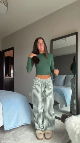 It’s snowing so much right now #outfit #outfitinspo 