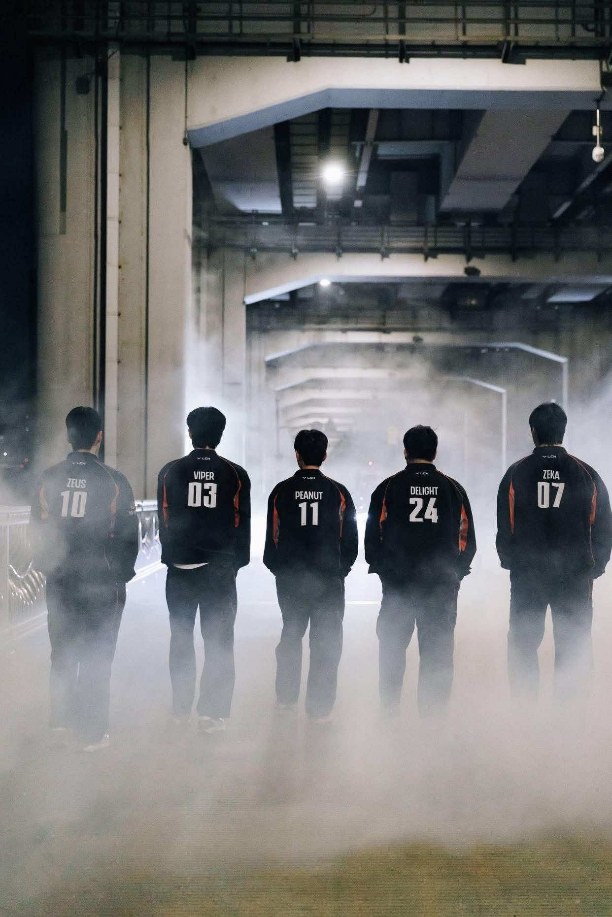 Đến lúc nói lời chào vs HLE25 rồi, dù thế nào đi nữa cũng phải thật hạnh phúc nhé ZPZVD 🧡 Cảm ơn vì 1 năm qua của chúng ta.  우리 이제 안녕 👋🏻👋🏻👋🏻 #HLEWIN #HLE25 #ZPZVD #fyp #xh 