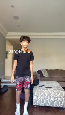 I hoppedddd#brunette #fyp #lypsync #tuff #needsomeone 