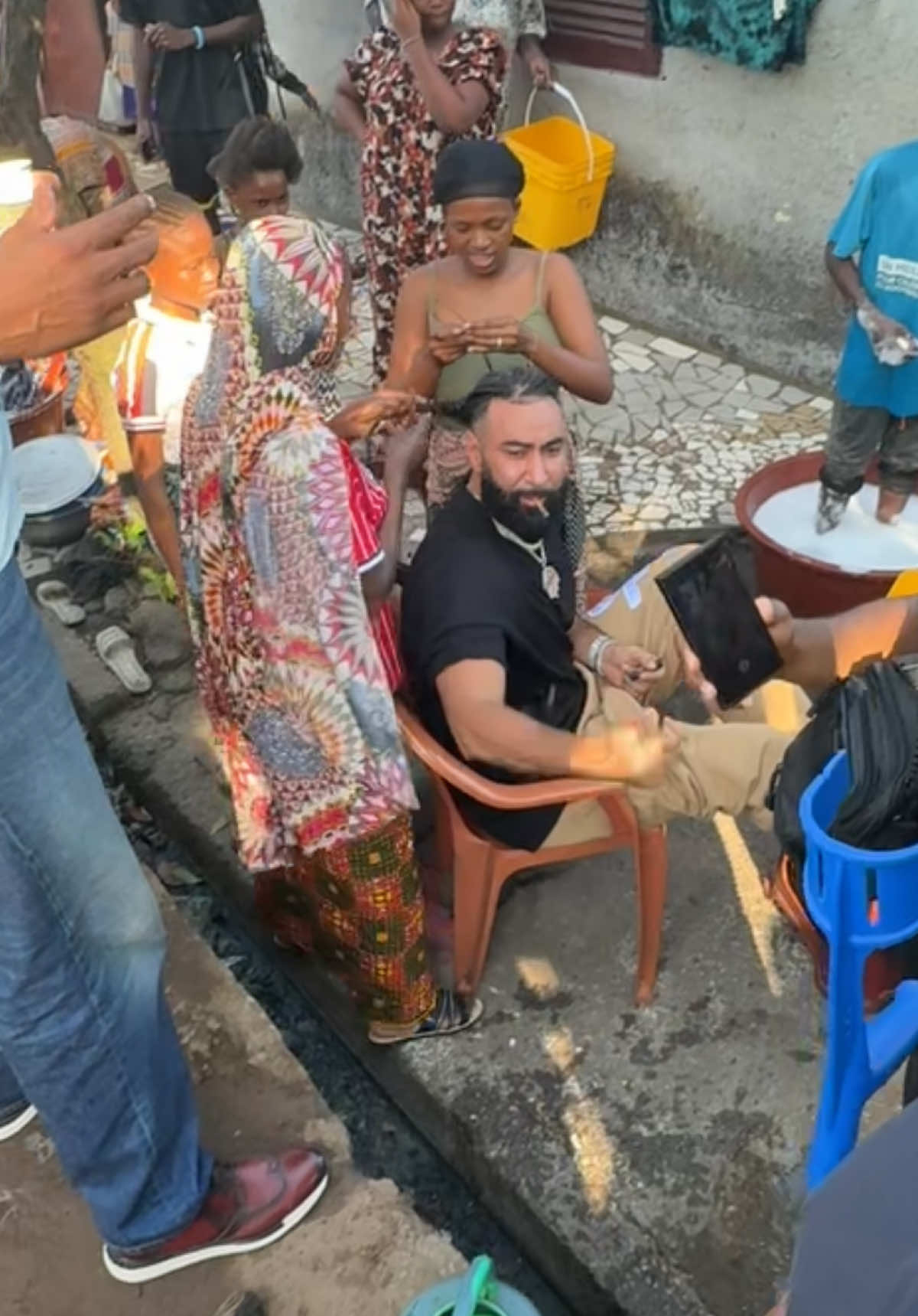 LE COEUR EST BROKEN MAIS JE NE PEUX PAS RESTER BROKE… @Timarfrench 