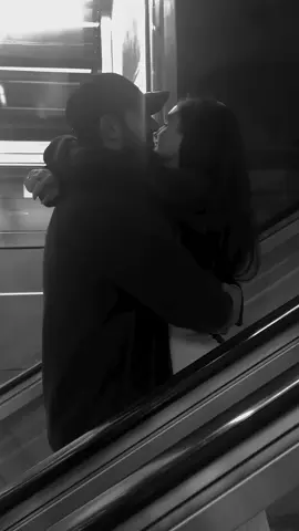 #لو_بجوني_كل_الناس_اريدك_تبقى_ساندني💔😔#🥺 #ستوريات#حزينہ♬🥺💔 #اكسبلور 