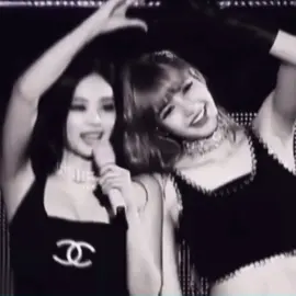 احبب علاقتهمم🥺#viral #blackpink #explore #جيني #fyp 