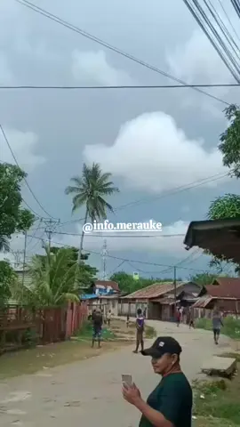 Minggu, 16 November 2025 telah terjadi kasus pembacokan di daerah pintu air ( kompleks pelabuhan dok)  Diketahui korban di palak oleh 3 orang pemabuk namun Korban mengaku tidak ada uang hingga akhirnya korban di bacok dari tulang belakang dan tangan sementara korban sudah di larikan ke rumah sakit.