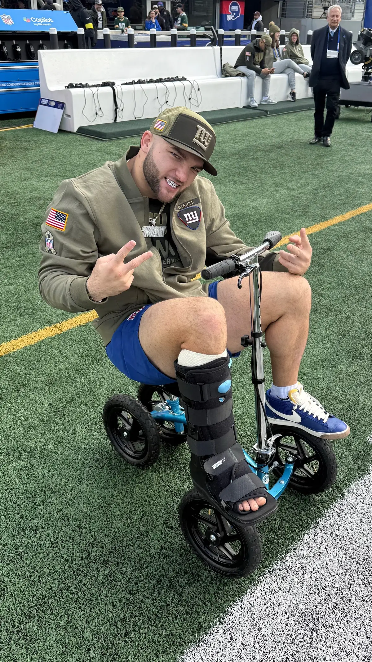 Cam Skattebo looking like “Paul (Run Through A) Wall” on the sideline @Cameron 