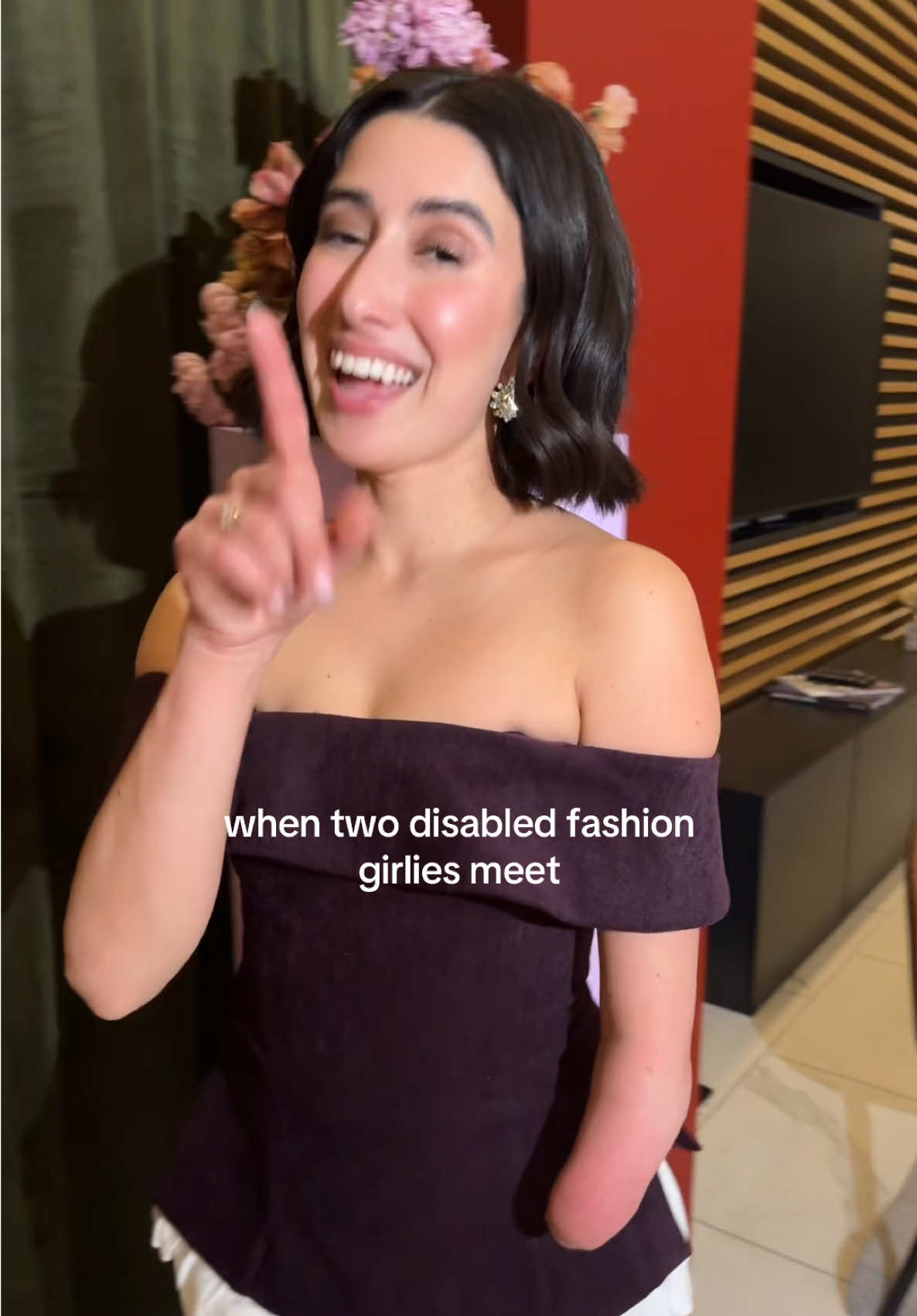 instantly bonded 👯‍♀️ @ST Hammer #disabilitytiktok #friendship #girlsnight #disabilityawareness #limbdifference 