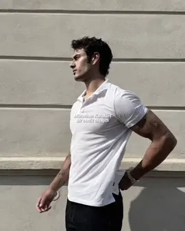 dolabinin yarisinin deri ceket ve beyaz tisort olduguna hemfikiriz diye dusunuyorum #murathankarakurt #gökçen #loresima #fyp #fypシ゚viral 