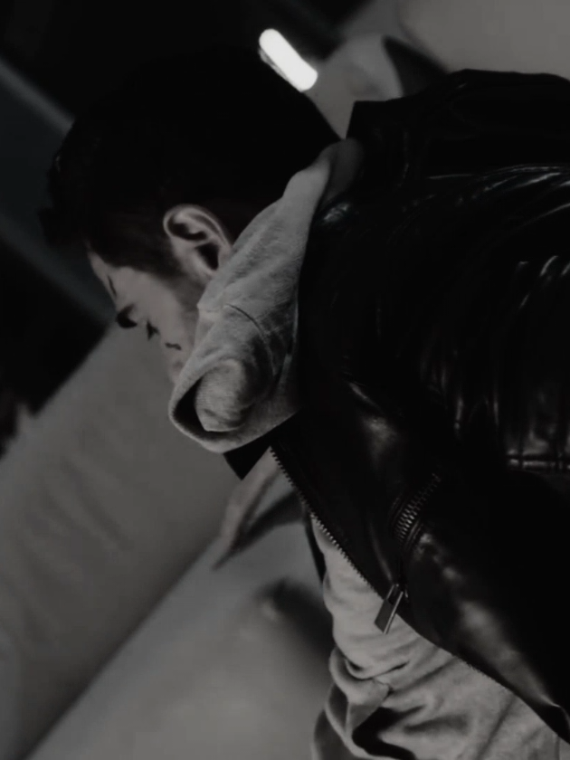 ما ترجعوش تلوموني انتوا اللي حولتوني 🤷🏽‍♂️🖤 . #احمد_عز #ولاد_رزق #عصام_صاصا #حلات_واتس #fyp 