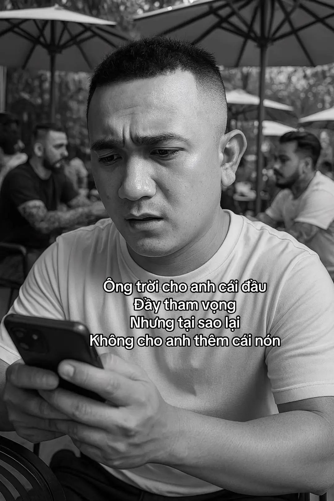 ai đang giữ cái nón cho anh xin lại🥹 #quyetchientienthuong #xuhuongtiktok #quyetchientienthuong 