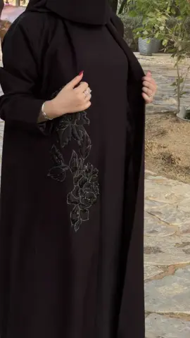 اسود ملك الالوان  #عبايات_شتويه #ishraq #اشراق #شتويه #عبايات 