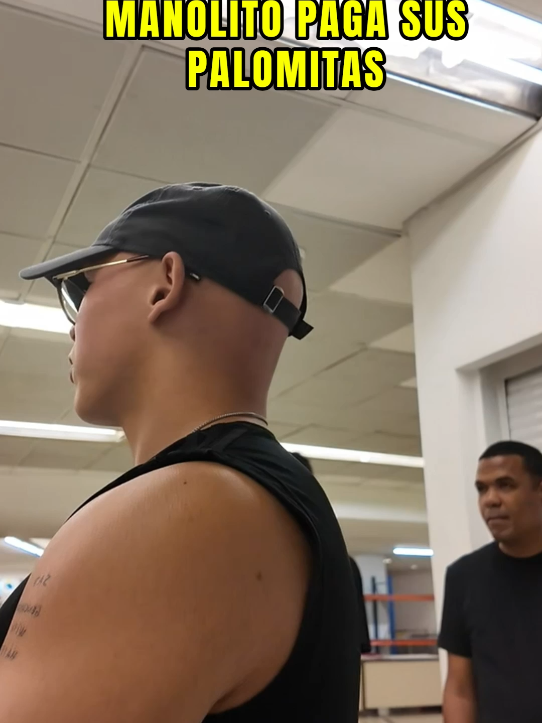 manolito paga sus propias palomitas #manolito #clipsvirales #streamers #sensei