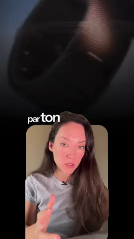 ❤️Crédits pour les videos Cléo Abram, OpenBionics, Zachfilms, Andyto, Gemini_connect, Mikewat, Dr Jay Feldman, Apple, UC San Francisco, Ty Tries Tech Sources : Interfaces cerveau–machine et technologies émergentes 	•	Meta Ray-Ban Display: AI Glasses With an EMG Wristband 	•	Meta Unveils New Smart Glasses With a Display and Wristband Controller (TechCrunch) 	•	Hands-On With Meta Ray-Ban Display AI Glasses (CNBC) 	•	On a essayé les Meta Ray-Ban Display : les lunettes avec un écran et un bracelet neuronal (Numerama) 	•	Brain–Machine Interfaces Decode Speech Directly From the Cortex (Stanford University) 	•	Neuralink 2024 Update: Brain–Machine Demonstrations 	•	New Brain Device Is First to Read Out Inner Speech (Scientific American) Bandeaux EEG et neurofeedback 	•	Muse: Meditation Headband With Real-Time Brain Feedback 	•	Emotiv: Consumer-Grade EEG for Focus & Performance 	•	Flowtime: EEG-Powered Mindfulness Tracker Neuroprothèses visuelles 	•	GenSight Biologics: Optogenetic Vision Restoration 	•	Cortivision: Neural Visual Prosthesis Technologies Prothèses robotiques 	•	Open Bionics: Next-Generation Bionic Prosthetics Études sur l’adoption technologique 	•	The Transition of Assistive Technology From Disability to Mainstream Markets (PMC) 	•	Historical Evolution of Assistive Technologies Into Consumer Products (NCBI) 	•	Examples of Assistive Technologies That Became Mainstream (Sense-It)