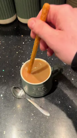 How to stir your drink properly!🥰 #howtotiktok #fyp #cookingtips #KitchenHacks #tea 