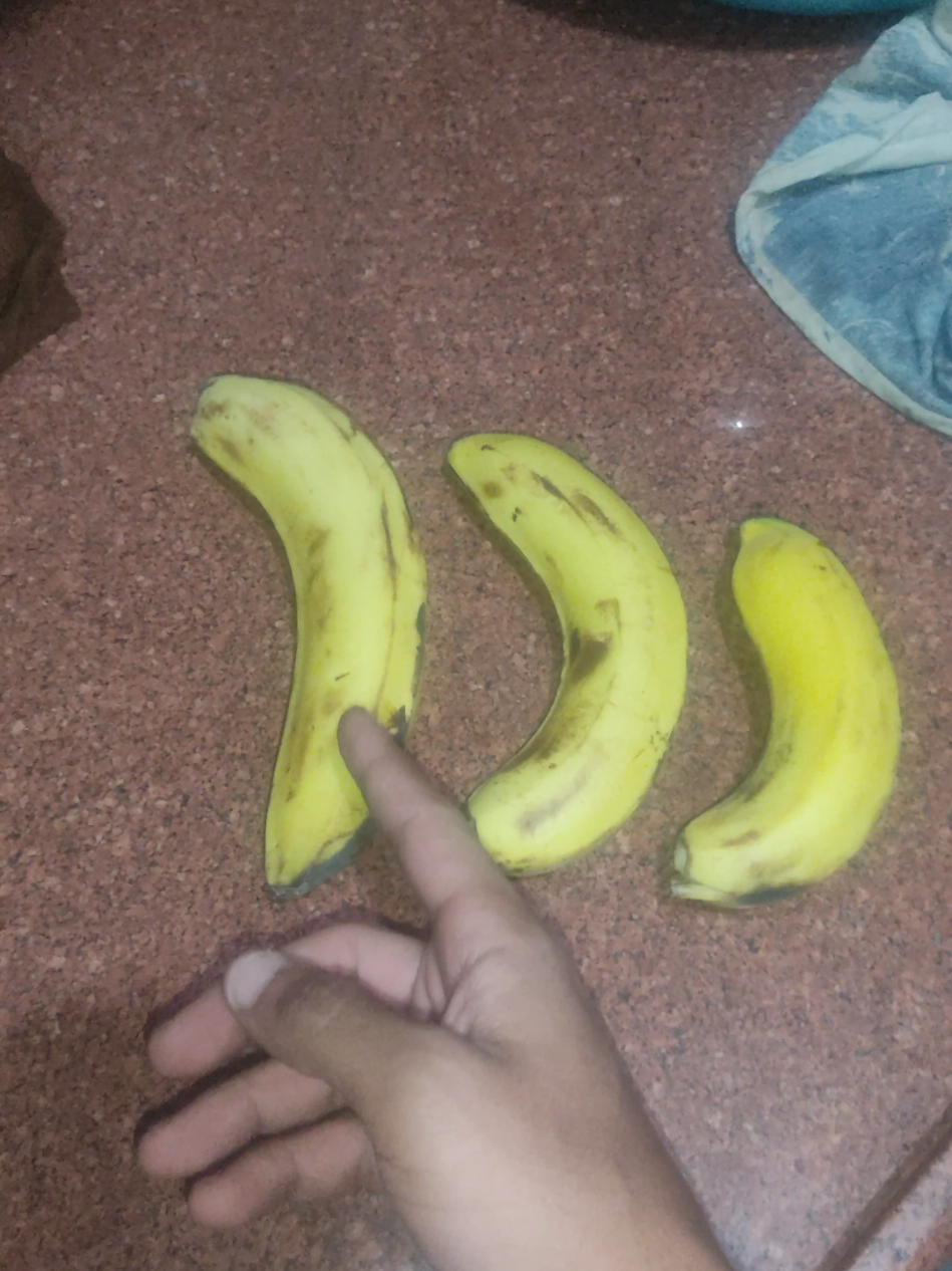 انا عامل زي الموزايه للي في النص 🙄🙄😂😂😂😂😂.. .. #مطرب_الاكل_والشرب🦅 #viral #الشعب_الصيني_ماله_حل😂😂 