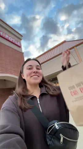 Thx besties @Chipotle for remembering me🫶 yes I truly get a kids meal almost every time, idc they’re so good!! 🤤 #chipotle #chipotleismylife #chipotleorder 