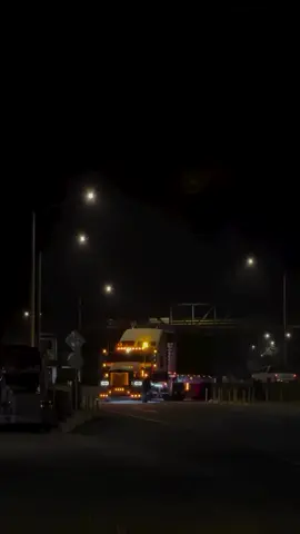 Le encanta salir de noche🤟🏽🧃