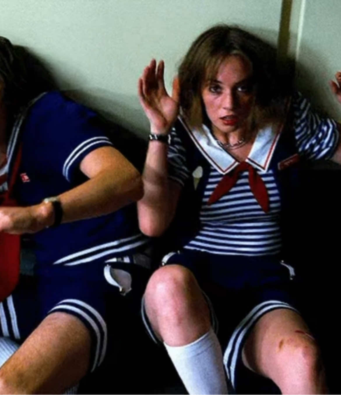 Platonic love means a deep, affectionate, and close relationship that is not romantic or sexual. It describes strong emotional intimacy, friendship, and spiritual connection without physical or romantic involvement #robinsteve #strangerthings #recommendations #edit #ilovethem 