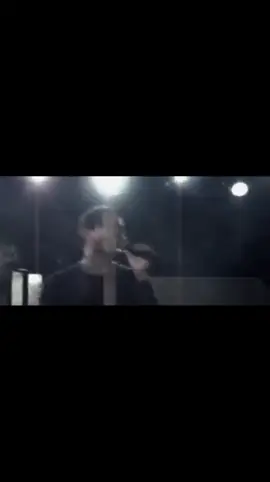 اداري ايه انا ولا ايه . دا انا يا شوق فيا اللي فيه  . . ... .. . اغيب  . . #عمرو_دياب_قديم #amrdiab #الهضبة #بدون_موسيقى☕🖤 #repost 