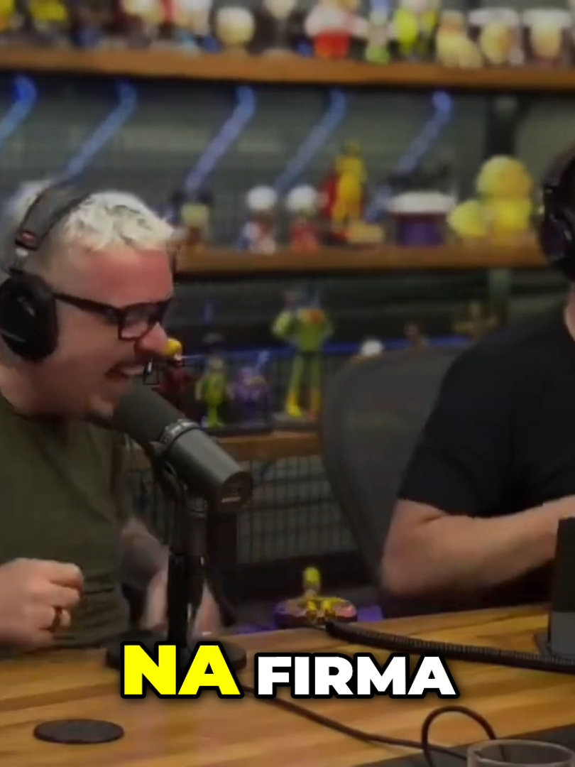 Excalibur_ A Lenda do Crack na Firma Na firma tinha um cara... chamavam ele de Excalibur. 😂 Não saía da pedra, não! #Comédia #Humor #Excalibur #Crack #Brasil #viralizarnotiktok #How T Fake Tan Ur Face #howtogoviral #fypag #fyp #dicas