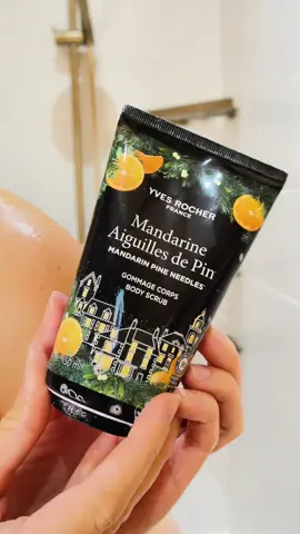 Si l'hiver avait un parfum... 🎄​ . POV: If winter had a scent! 🎄​ #yvesrocher #yvesrochercanada #holidays #tempsdesfete #gifts  