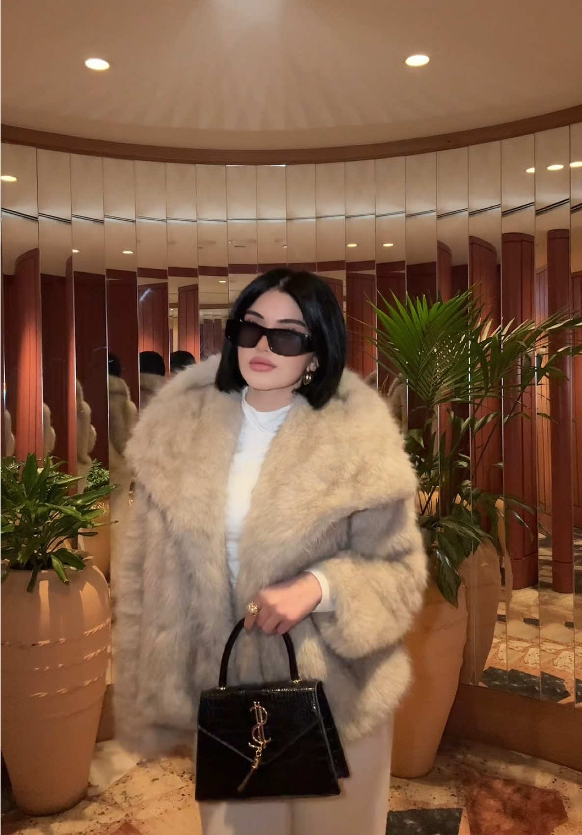 عم اسمع انو نزع ستيلو 🤭 #نايا #naya_asad 